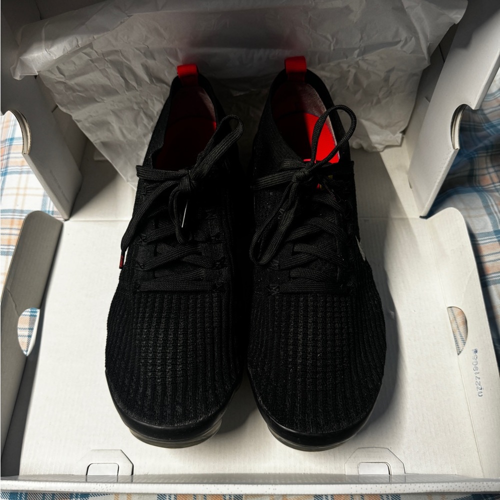 - Nike Air VaporMax Flyknit 3 "Black Snakeskin"